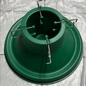 Green Christmas Tree Stand